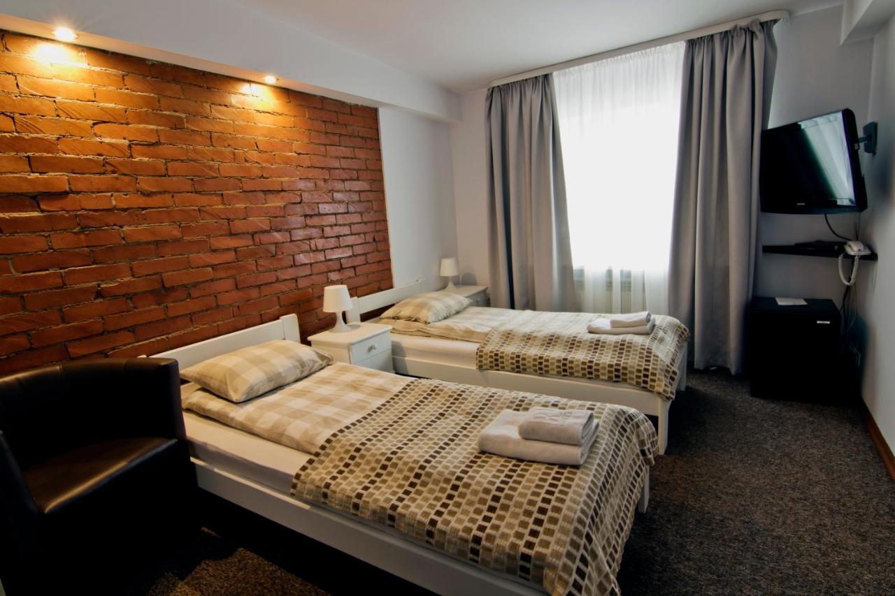 Rj Hotel Pabianice Exteriör bild
